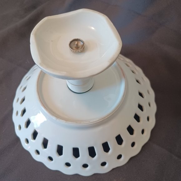 Vintage Footed pedestal bowl with gold trim and scalloped edge. Made in Japan. - Picture 6 of 11